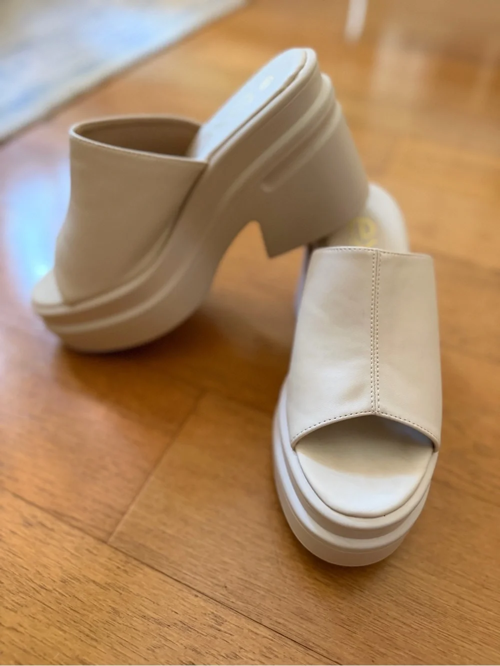 EXE Cream Platform Slide Mules